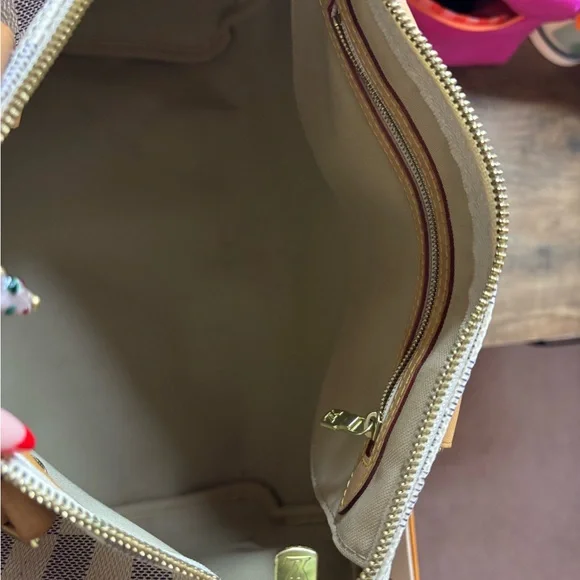 Authentic Louis Vuitton Speedy 30 Bandouliere with LV strap - Picture 4 of 11